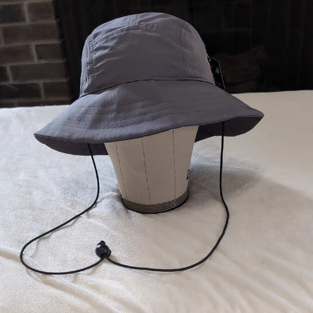 NWT Men's Q Tech Performance Gray Cooling Hat With Adjustable Neck String